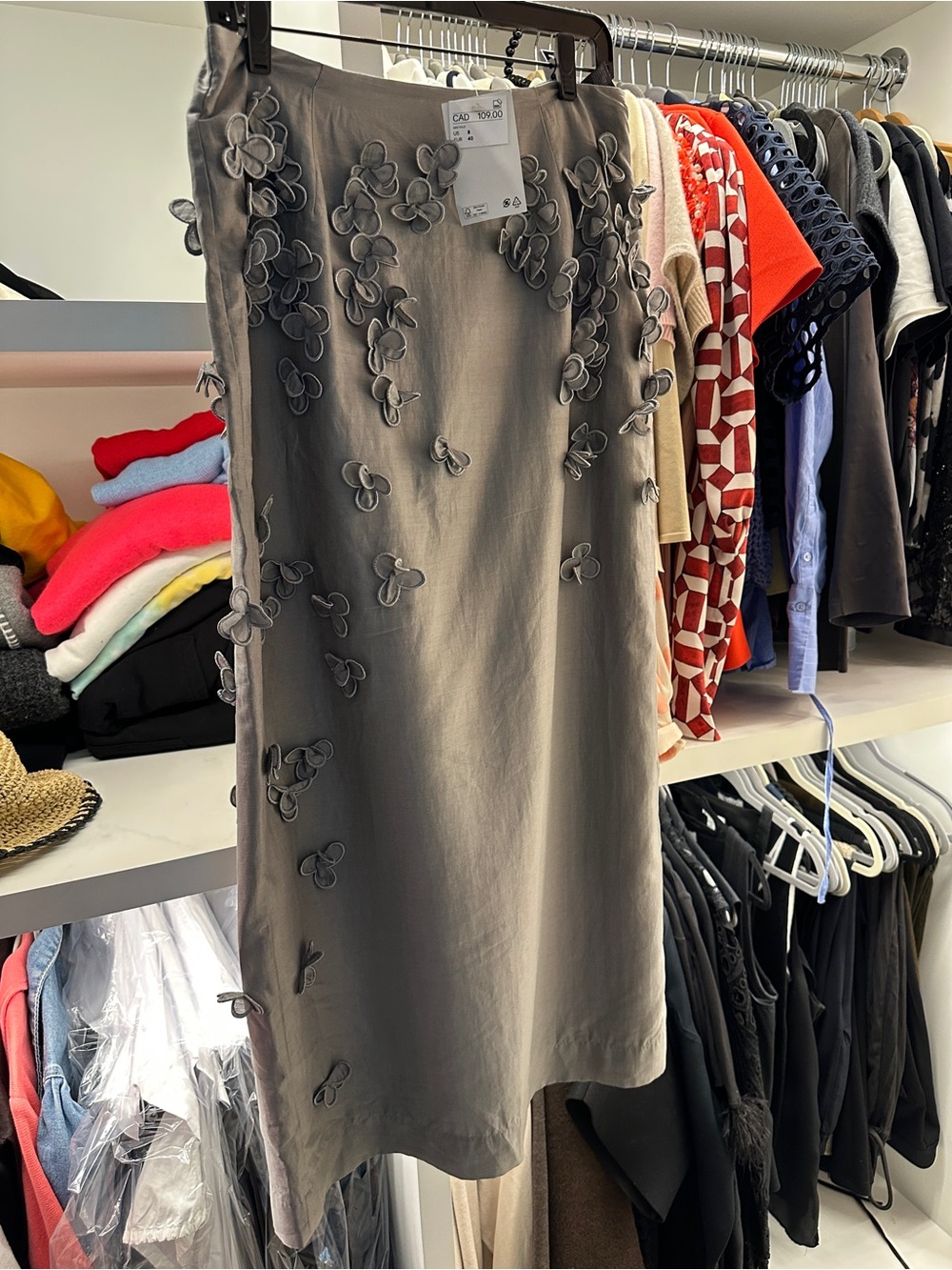 H&M Gray Midi Skirt with 3D Floral Appliqués